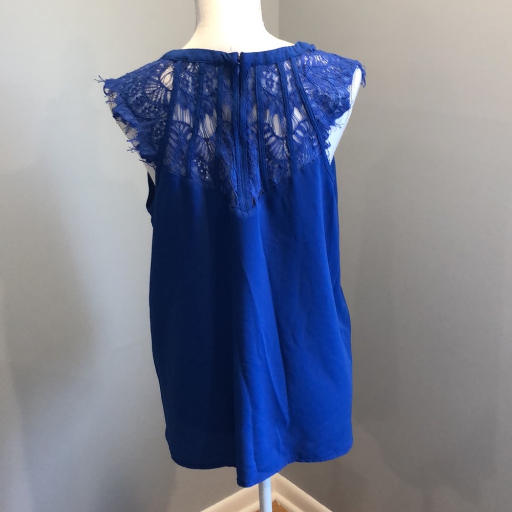 Blue top - Picture 3 of 3